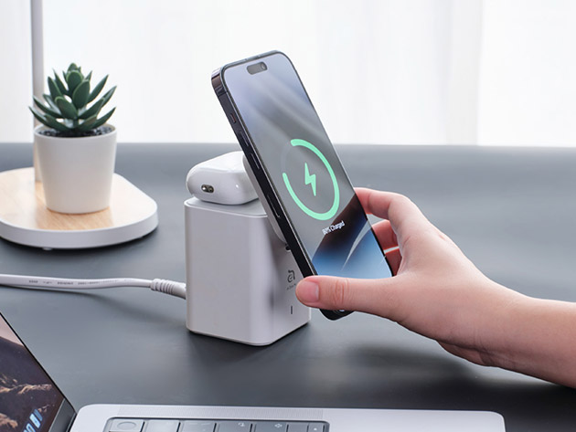 Adam Elements Mag 4 GaN 30W 4-in-1 Power Charging Station (White)