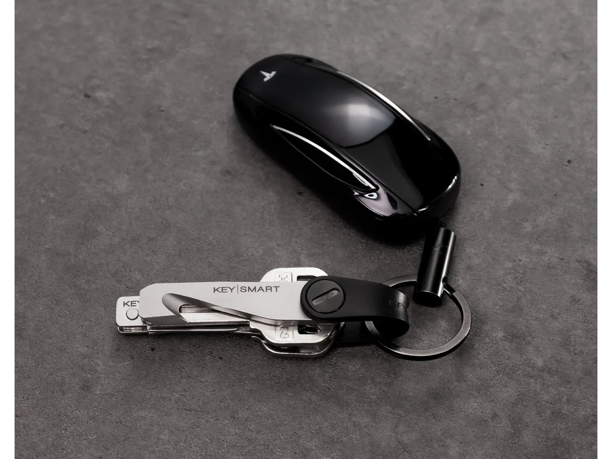 KeySmart® Mini 5-Key Holder Plus Car Key Fob