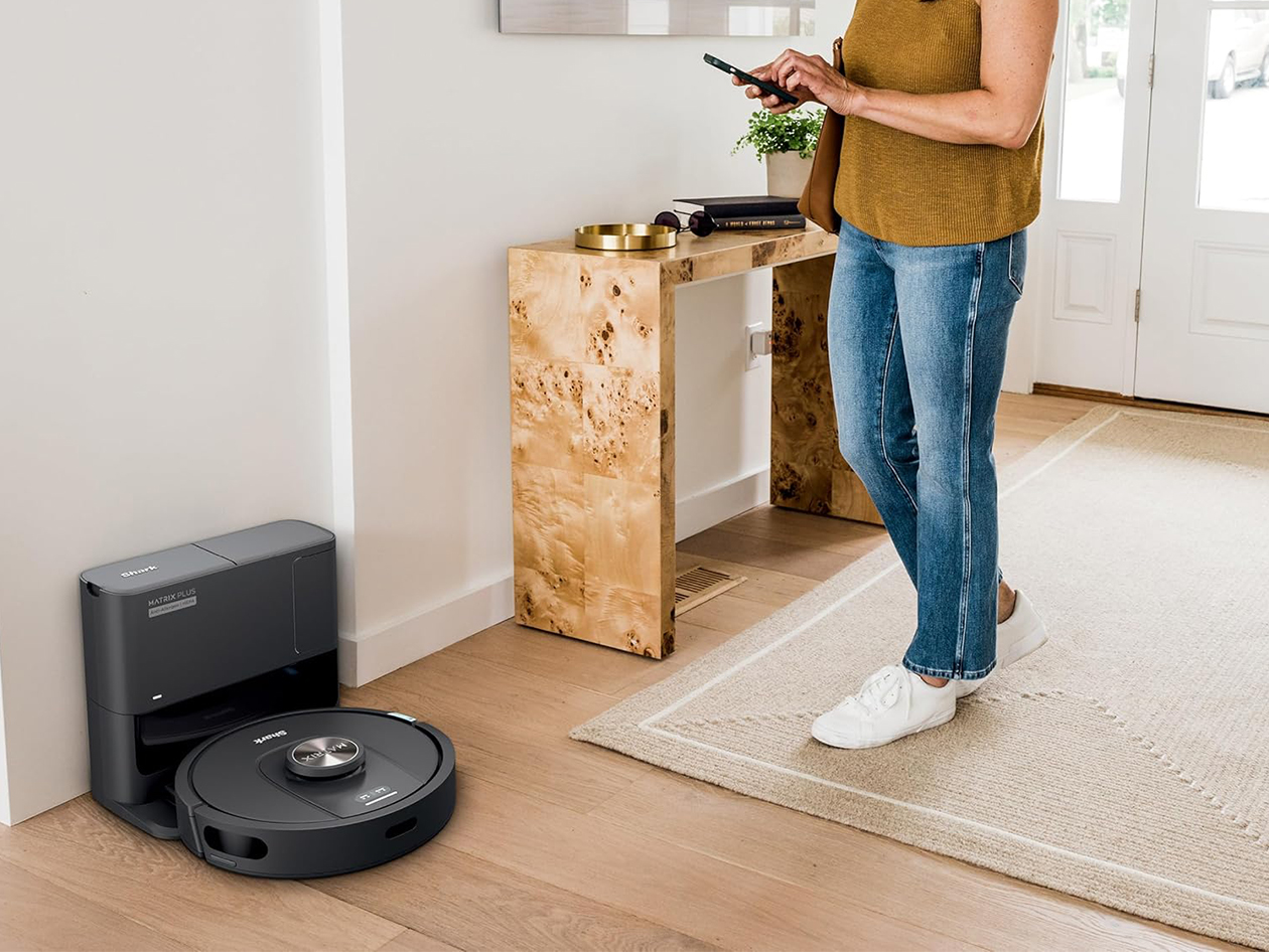 Shark Matrix UR2360S Self-Emptying Robot Vacuum (Refurbished)