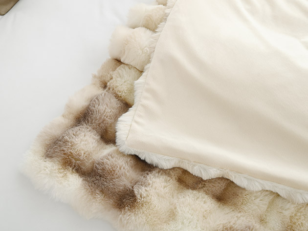 Soft Space Faux Fur Throw Blanket (Nude)
