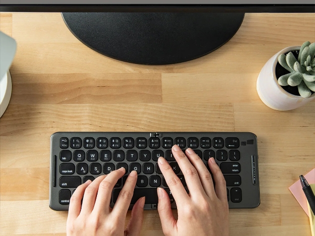 Mobile Pixels Foldable Keyboard